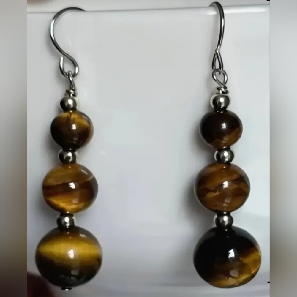 Elegant Tiger Eye Beaded Earrings - Picture 2 of 4